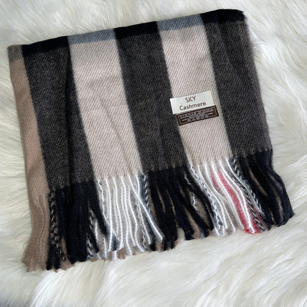New w/ packaging Beautiful Authentic Sky Cashmere Scarf